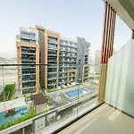 Azizi Riviera 18