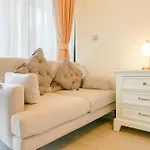 Azizi Riviera 18