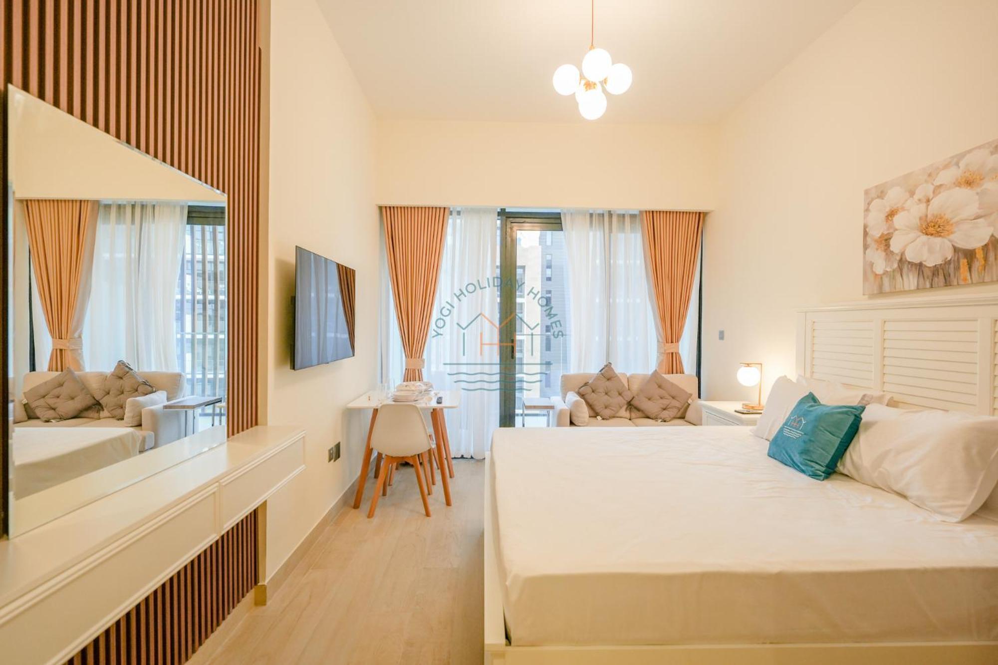 Azizi Riviera 18 Apartment